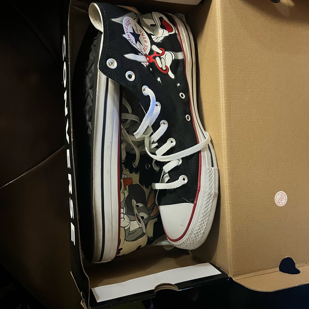 Converse - Picture 3 of 3